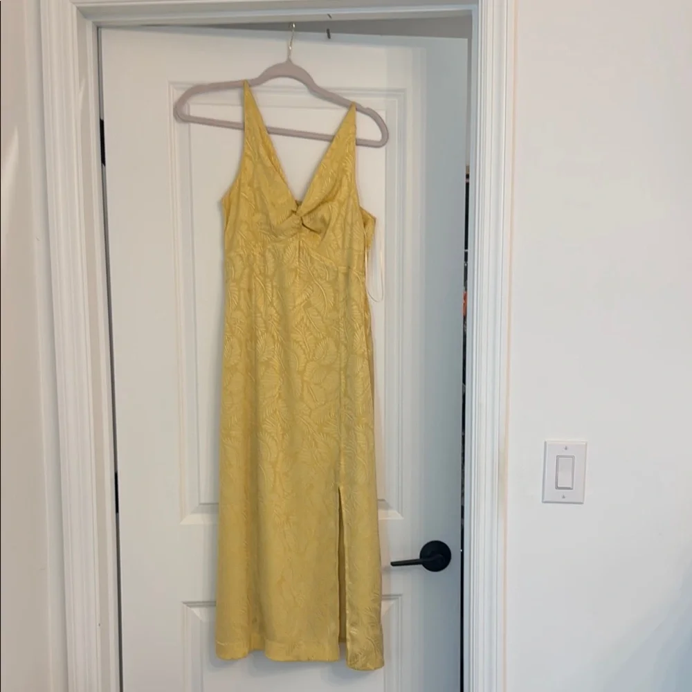 NWOT Elegant Yellow Sleeveless Dress